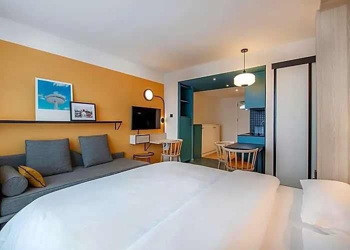 Adagio Access Hamburg